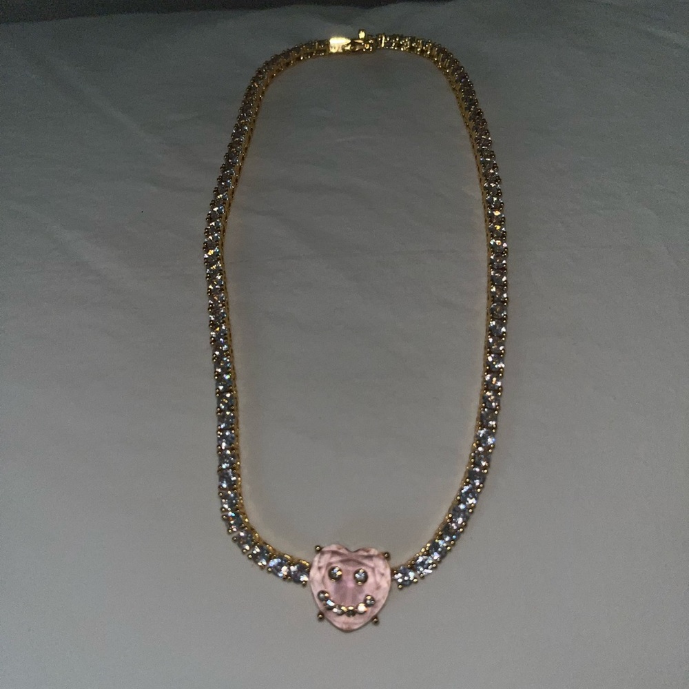 smiley face necklace w/ pouch